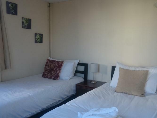 Hotel Shoulder Of Mutton Milton Keynes Exterior foto